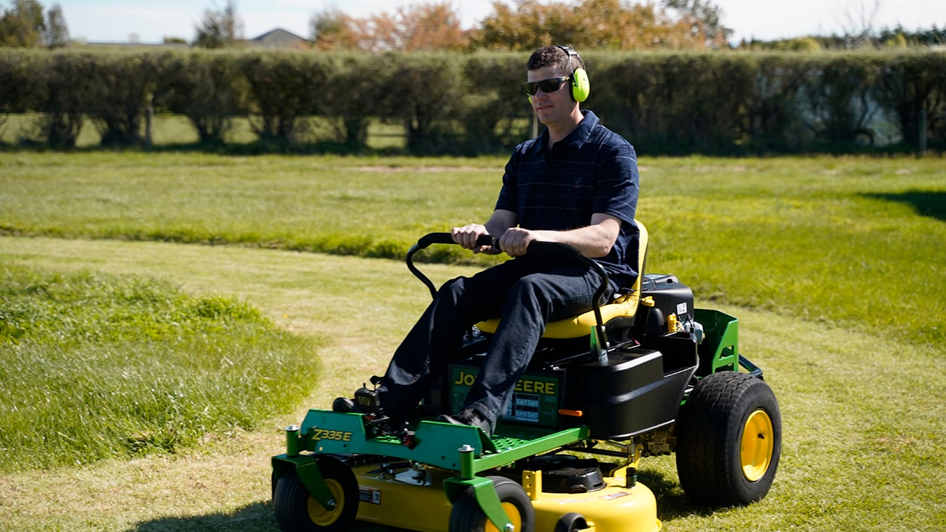 Lawn Legend, Glen Leech, mows his backyard speedway track 